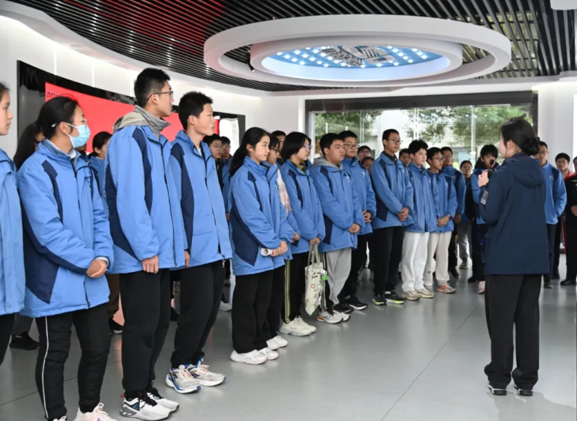 http://rmrchh.com.cn/Upload/ueditor/1733879976961449.png