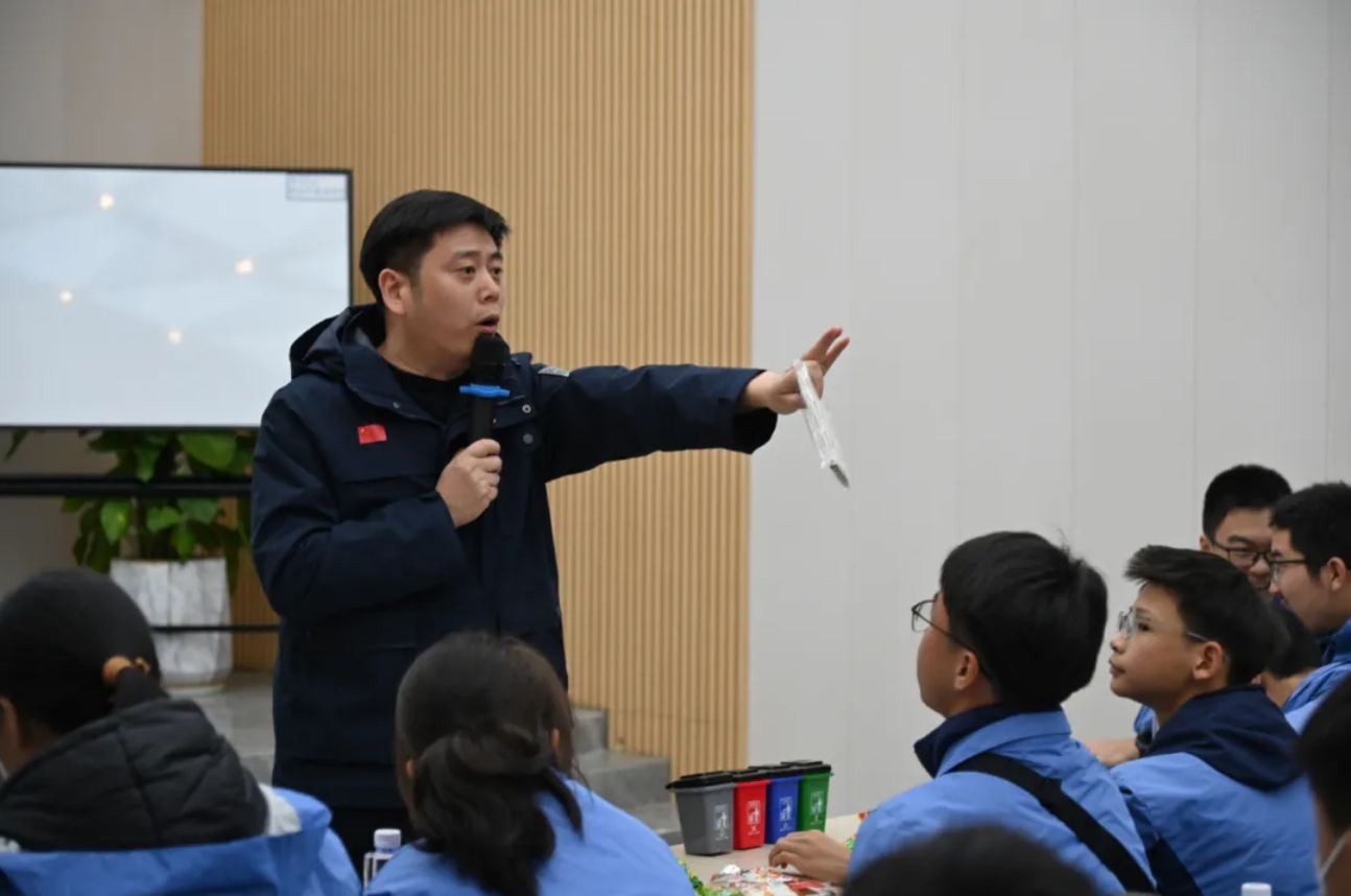 http://rmrchh.com.cn/Upload/ueditor/1733880256616239.png