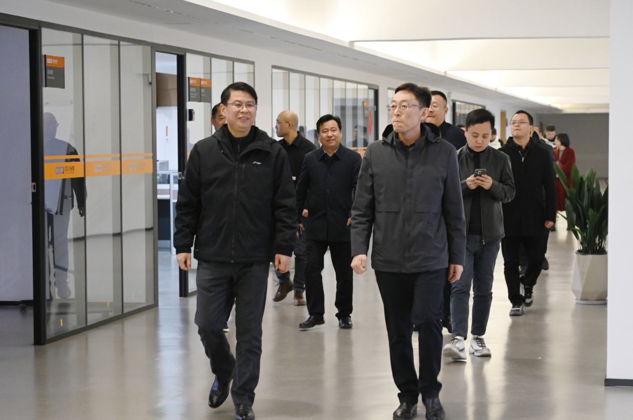 http://rmrchh.com.cn/Upload/ueditor/1734575252283848.png