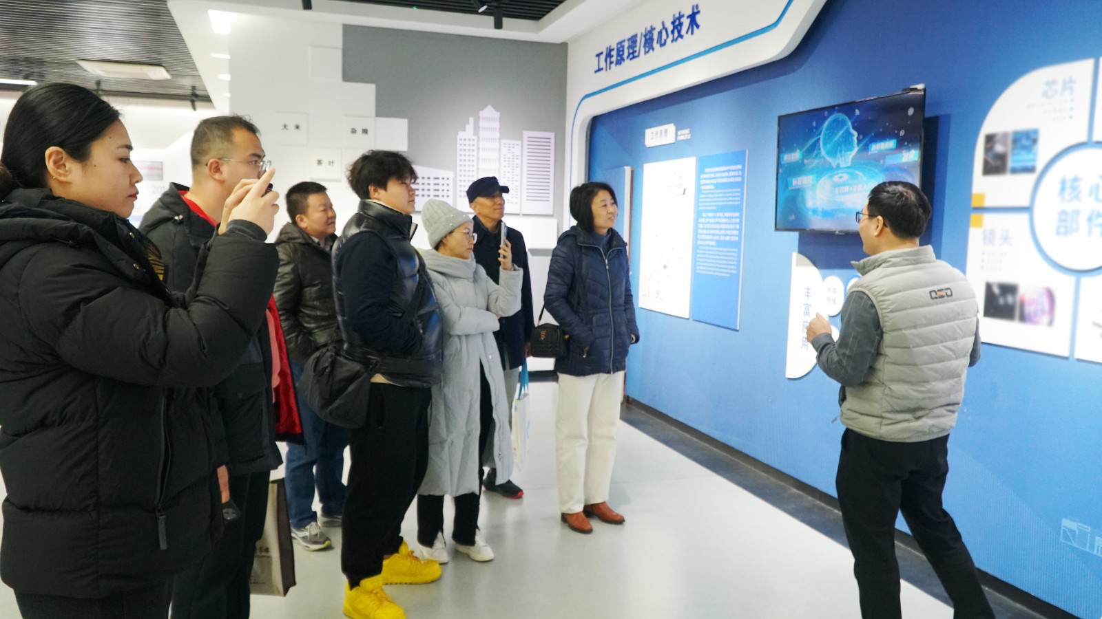 http://rmrchh.com.cn/Upload/ueditor/1735538558134339.jpg