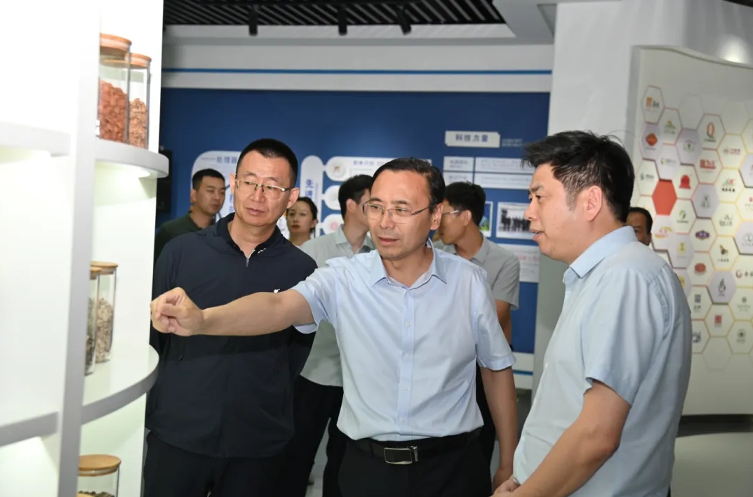 http://rmrchh.com.cn/Upload/ueditor/1751859900409699.png